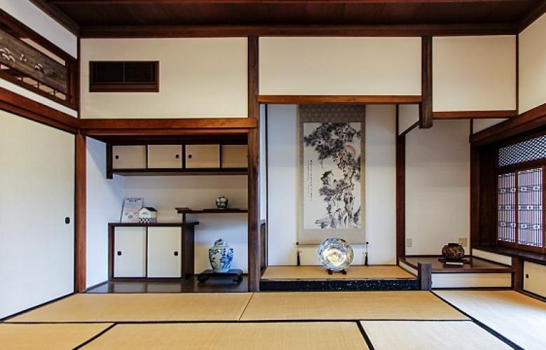 Японские дома купить. Стиль Сёин-дзукури. Фусума и Сёдзи. Сёин-дзукури архитектура. Япония комната татами Сёдзи.